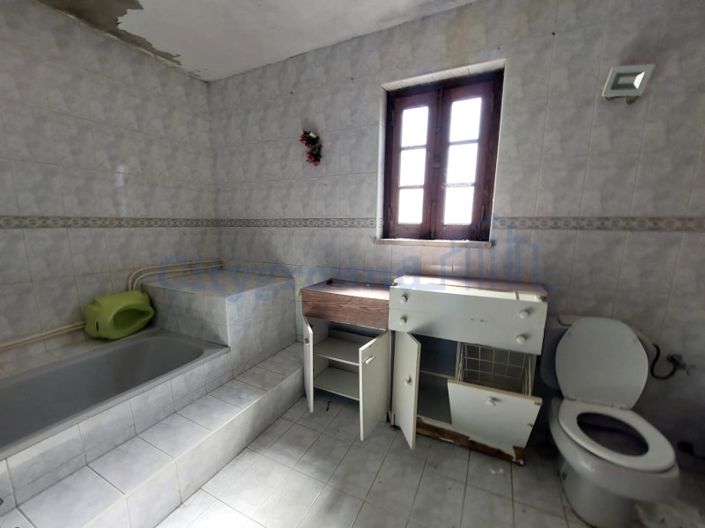 Image No.9-3 Bed House for sale