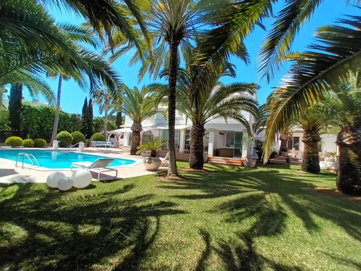 Image No.3-8 Bed House/Villa for sale