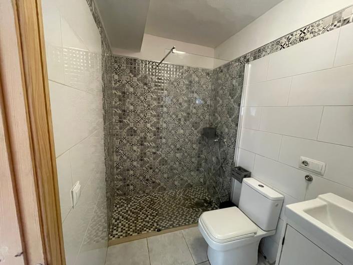 Image No.5-5 Bed Townhouse for sale