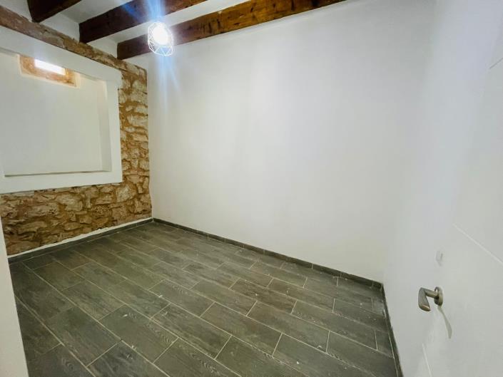 Image No.16-5 Bed Townhouse for sale