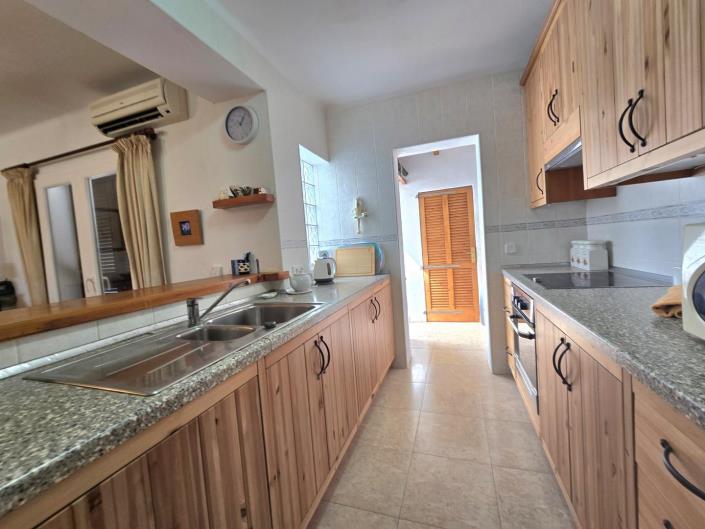 Image No.8-4 Bed Villa / Detached for sale