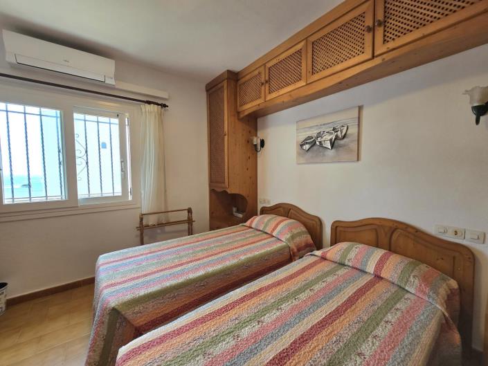 Image No.12-4 Bed Villa / Detached for sale