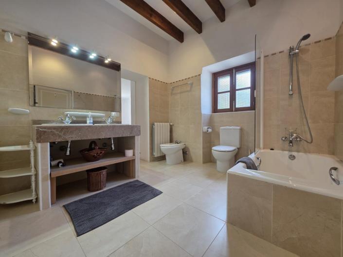 Image No.12-6 Bed Village House for sale