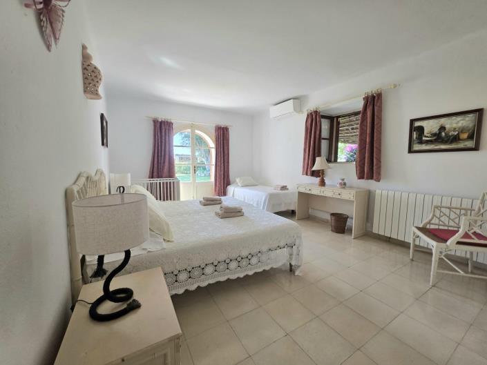 Image No.10-6 Bed Village House for sale