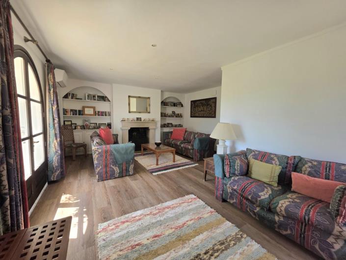 Image No.15-6 Bed Village House for sale