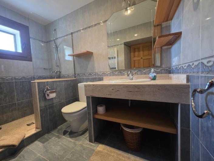 Image No.16-6 Bed Village House for sale