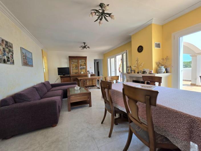 Image No.9-7 Bed Chalet for sale