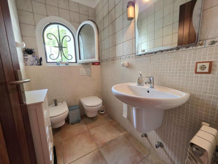 Image No.25-7 Bed Chalet for sale