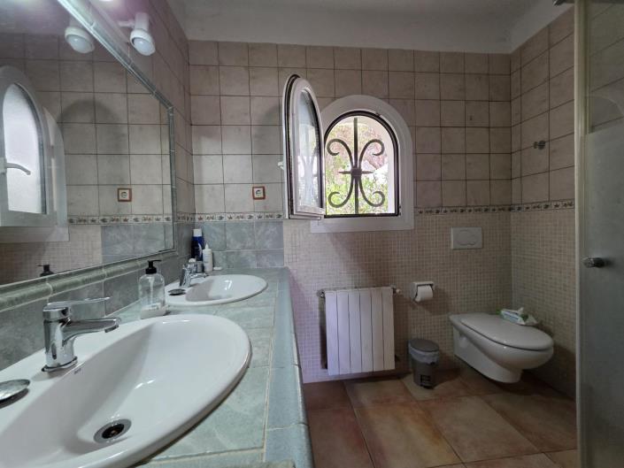 Image No.26-7 Bed Chalet for sale