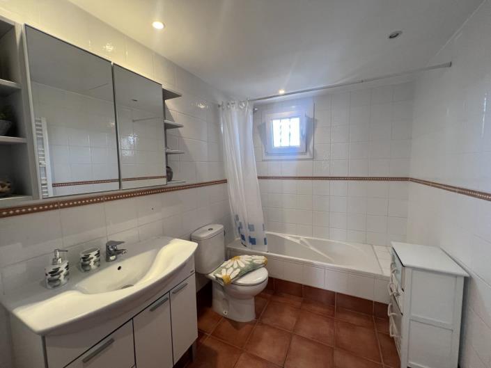 Image No.14-2 Bed Apartment for sale