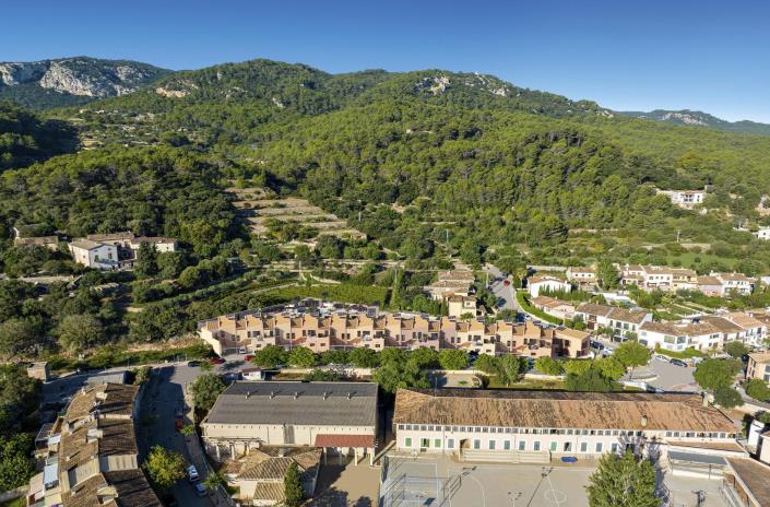 Image No.18-3 Bed House for sale