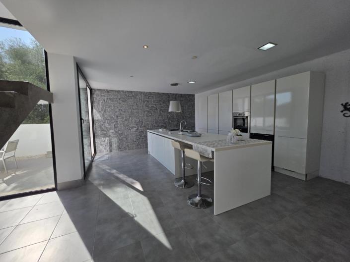 Image No.8-3 Bed Villa for sale