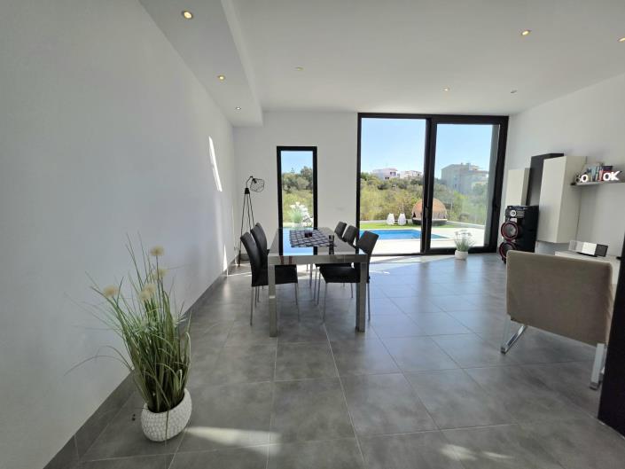 Image No.10-3 Bed Villa for sale