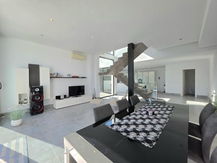 Image No.13-3 Bed Villa for sale