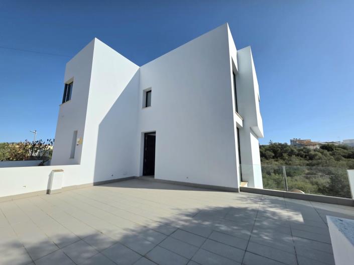 Image No.28-3 Bed Villa for sale