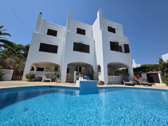Image No.1-2 Bed House for sale