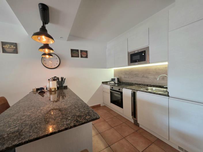 Image No.11-2 Bed Apartment for sale