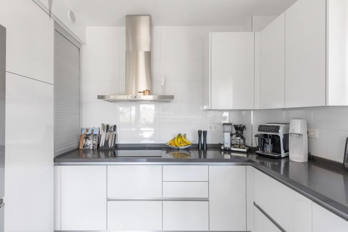 Image No.14-4 Bed House for sale