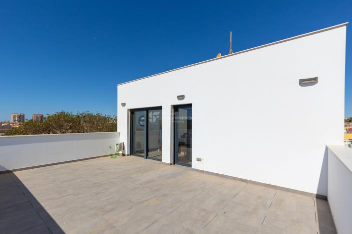 Image No.30-4 Bed House for sale