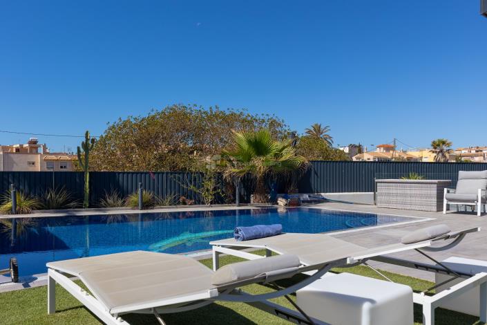 Image No.4-4 Bed House for sale