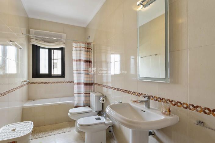 Image No.12-5 Bed Villa for sale