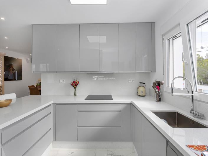 Image No.14-3 Bed House for sale