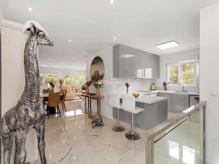 Image No.16-3 Bed House for sale