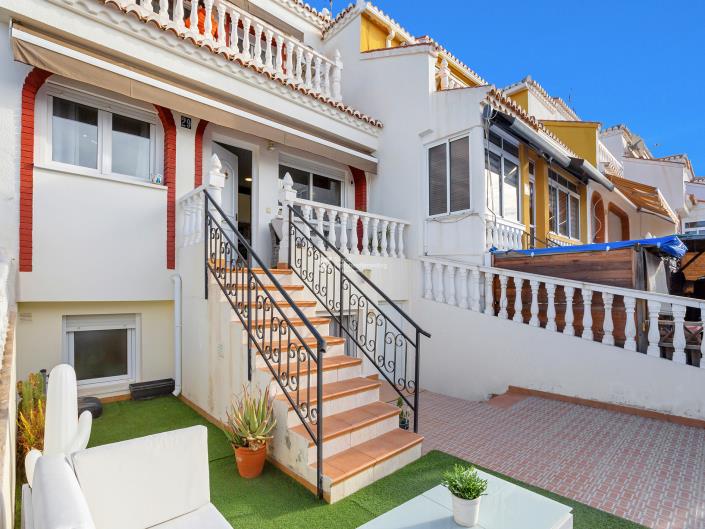 Image No.5-4 Bed Townhouse for sale