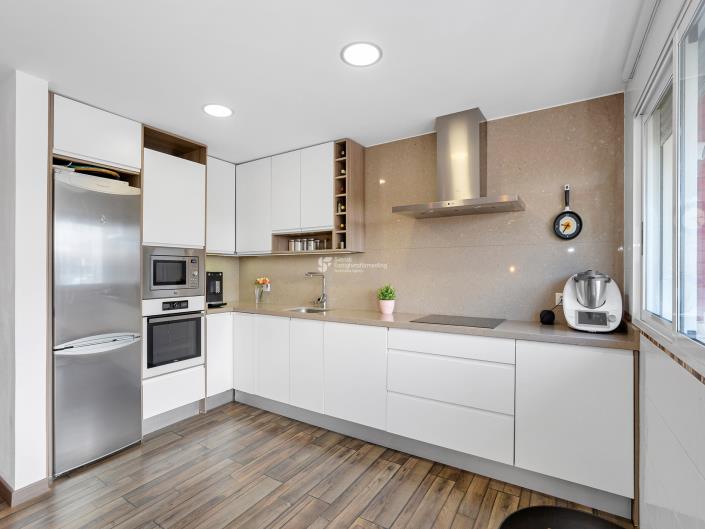 Image No.10-4 Bed Townhouse for sale