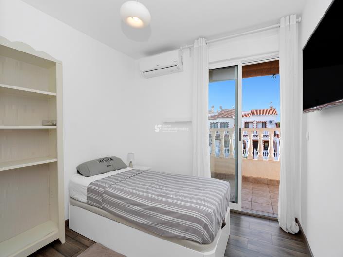 Image No.23-4 Bed Townhouse for sale