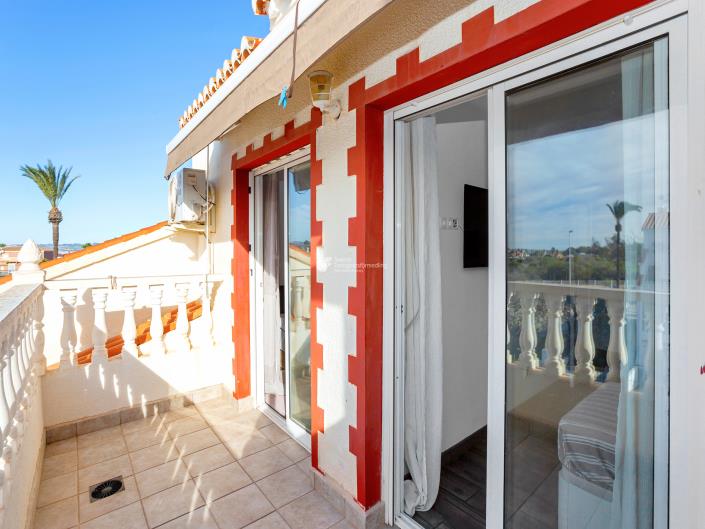 Image No.25-4 Bed Townhouse for sale