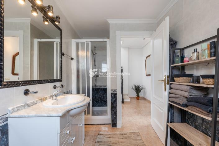 Image No.24-5 Bed Villa for sale