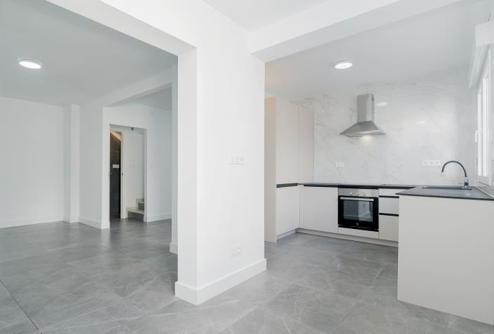 Image No.8-3 Bed Townhouse for sale