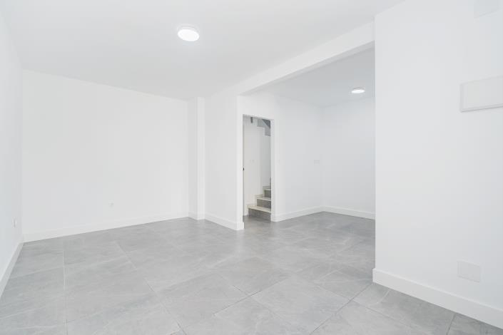 Image No.7-3 Bed Townhouse for sale