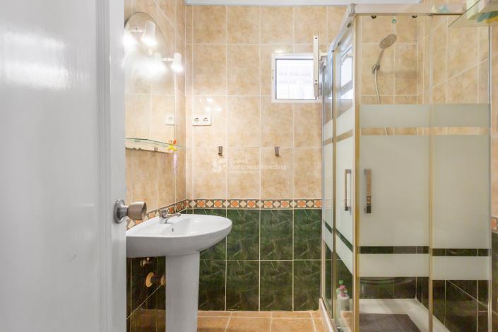 Image No.14-6 Bed House for sale