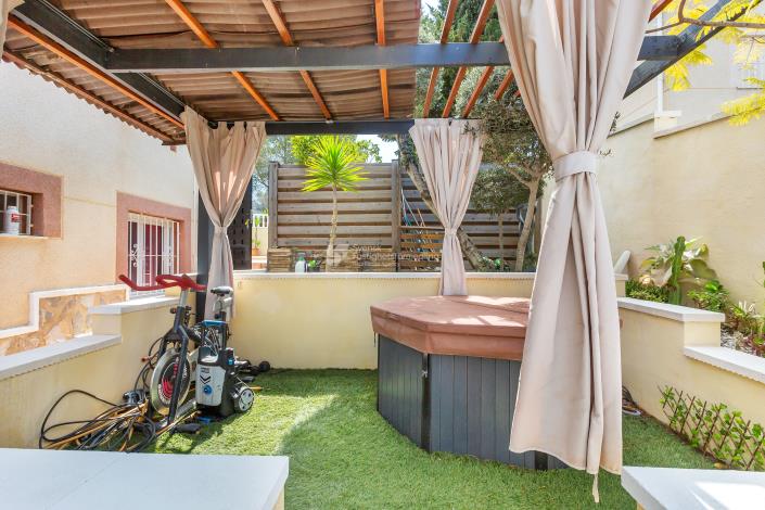 Image No.19-6 Bed House for sale