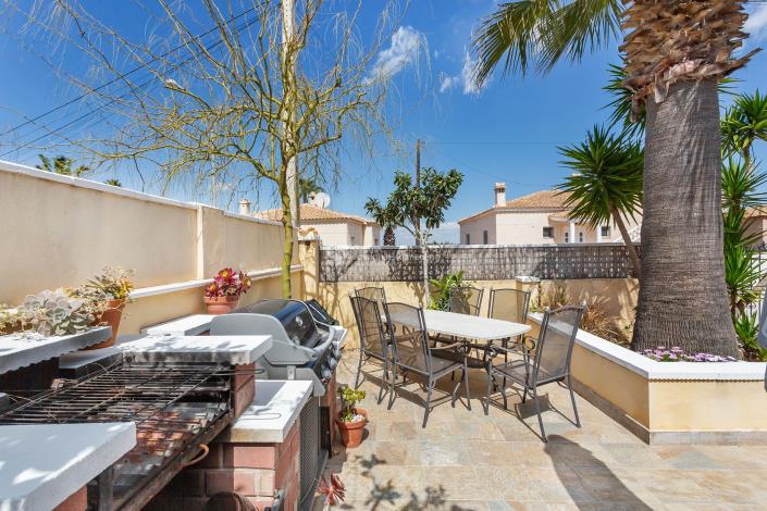 Image No.20-6 Bed House for sale