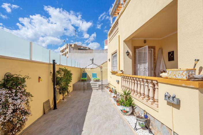 Image No.7-3 Bed House for sale