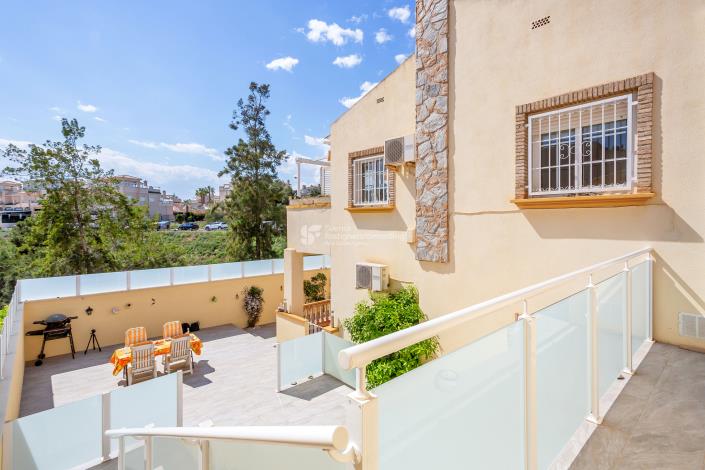 Image No.11-3 Bed House for sale