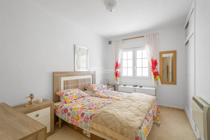 Image No.21-3 Bed House for sale