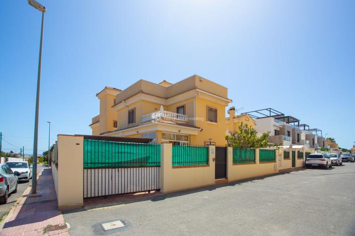 Image No.31-3 Bed Villa for sale