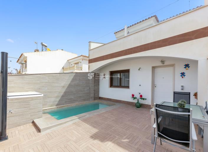 Image No.2-4 Bed Townhouse for sale