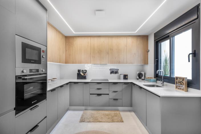 Image No.13-2 Bed Townhouse for sale