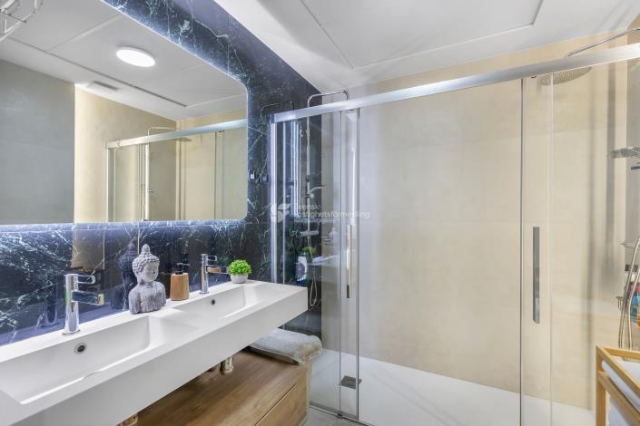 Image No.16-2 Bed Townhouse for sale