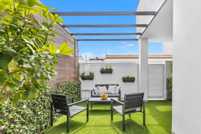 Image No.22-2 Bed Townhouse for sale