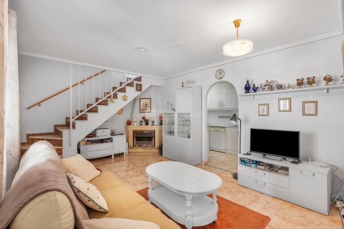 Image No.9-2 Bed Townhouse for sale