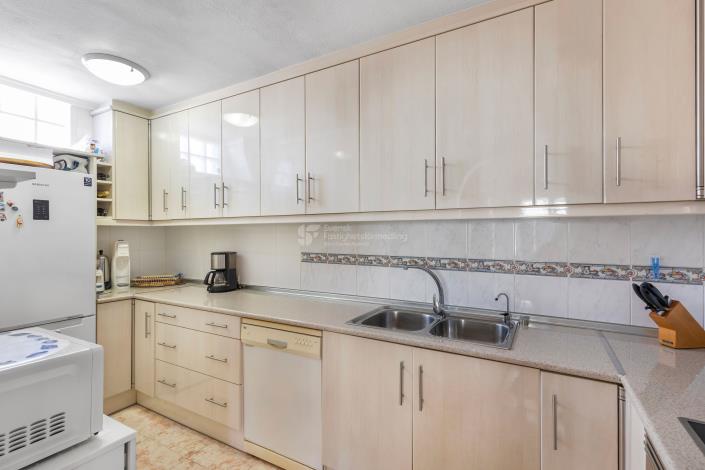 Image No.12-2 Bed Townhouse for sale