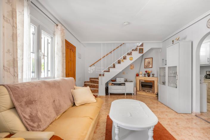 Image No.18-2 Bed Townhouse for sale