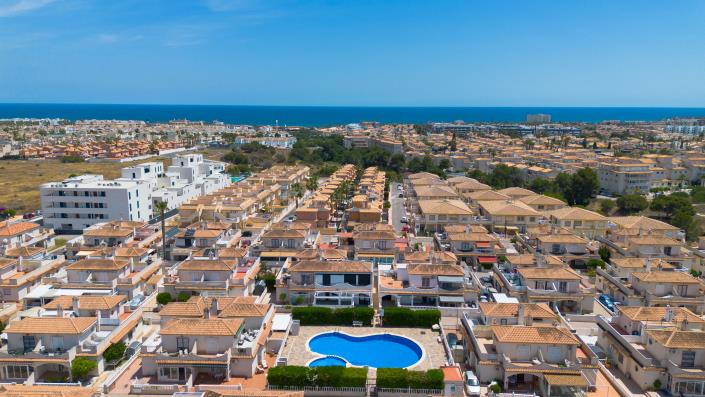 Image No.28-2 Bed Townhouse for sale