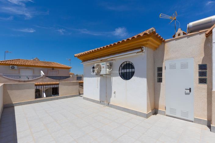 Image No.23-2 Bed Townhouse for sale